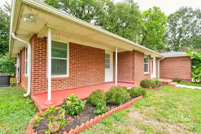 245 E College Avenue, Shelby, NC 28152 - Photo 2