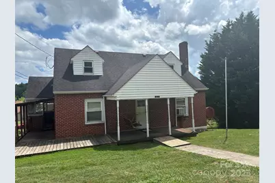 164 N Mitchell Avenue, Bakersville, NC 28705 - Photo 2