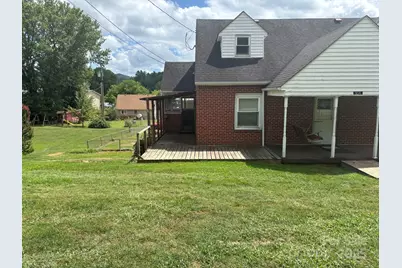 164 N Mitchell Avenue, Bakersville, NC 28705 - Photo 4