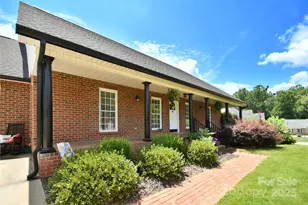 2914 Weatherfield Dr, Lincolnton, NC 28092 - Photo 4