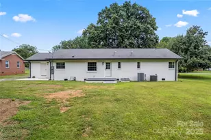 1420 Lakedell Dr, Charlotte, NC 28215 - Photo 8