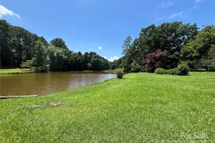 207 Leach St, Biscoe, NC 27209 - Photo 2