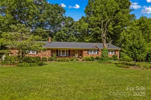 270 Lewis Ferry Rd, Statesville, NC 28625 - Photo 2