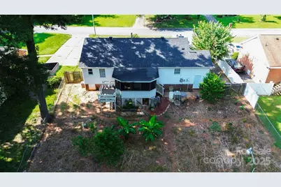 6625 Somersworth Drive, Charlotte, NC 28215 - Photo 16