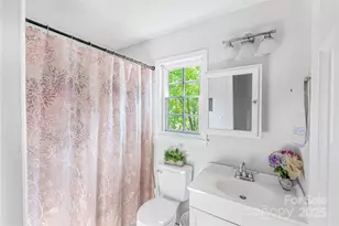 6625 Somersworth Dr, Charlotte, NC 28215 - Photo 6