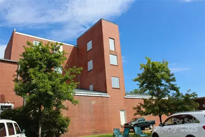 526 8th Street NE #2, Hickory, NC 28601 - Photo 2