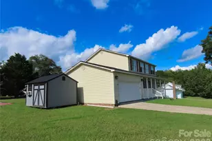 204 Rowland Ave, Heath Springs, SC 29058 - Photo 4