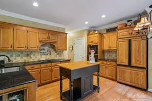 423 Shrewsbury Ln, Matthews, NC 28105 - Photo 12