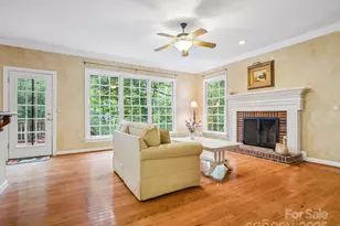 423 Shrewsbury Ln, Matthews, NC 28105 - Photo 8