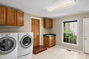 608 Upper Sondley Dr, Asheville, NC 28805 - Photo 40