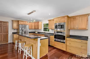 608 Upper Sondley Dr, Asheville, NC 28805 - Photo 6