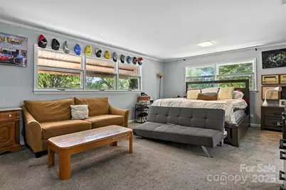 26 33rd Avenue NW, Hickory, NC 28601 - Photo 8