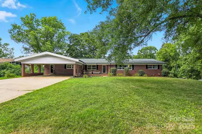 26 33rd Avenue NW, Hickory, NC 28601 - Photo 1