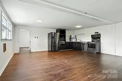 26 33rd Avenue NW, Hickory, NC 28601 - Photo 14