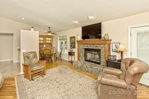 15 Beaverdam Knoll Rd, Asheville, NC 28804 - Photo 4