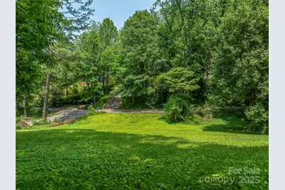 99999 W Skyland Circle #2, Asheville, NC 28804 - Photo 2