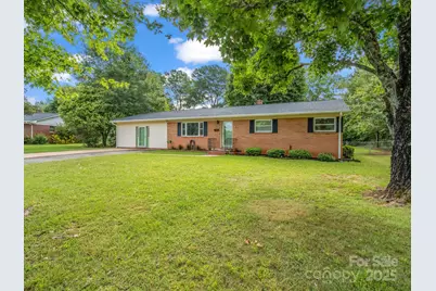 128 N Woodland Avenue, Forest City, NC 28043 - Photo 2