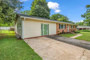 128 N Woodland Ave, Forest City, NC 28043 - Photo 4