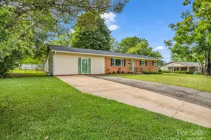 128 N Woodland Ave, Forest City, NC 28043 - Photo 8