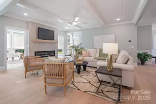 6910 Providence Ln W, Charlotte, NC 28226 - Photo 6