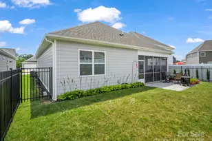 134 Fox Cove Rd, Hendersonville, NC 28792 - Photo 32