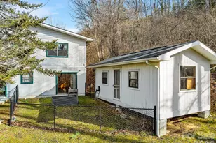 53 Hackberry Ln, Waynesville, NC 28785 - Photo 2