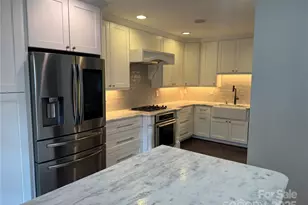 4909 Torrey Pines Ct, Charlotte, NC 28226 - Photo 8