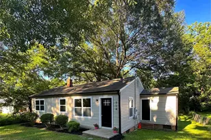 714 Apple Blossom Cir, Gastonia, NC 28052 - Photo 2