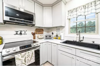1870 Guildwood Place SE, Hudson, NC 28638 - Photo 8
