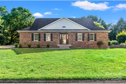 915 Barrington Drive NE, Lenoir, NC 28645 - Photo 2