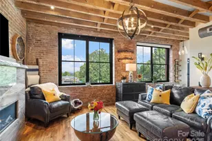 5 Town Square, Burnsville, NC 28714 - Photo 1