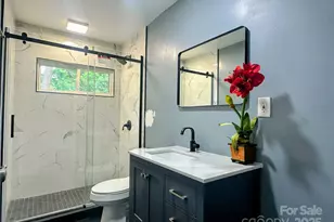 2715 Sonora Ln, Charlotte, NC 28208 - Photo 2