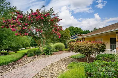 32 Stone House Road, Hendersonville, NC 28739 - Photo 2