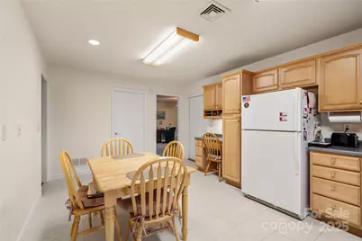 32 Stone House Road, Hendersonville, NC 28739 - Photo 12