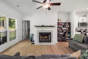 826 Country Ln, Pelham, NC 27311 - Photo 8