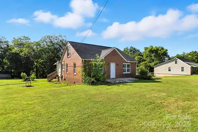 3544 6th Street Drive NW, Hickory, NC 28601 - Photo 1