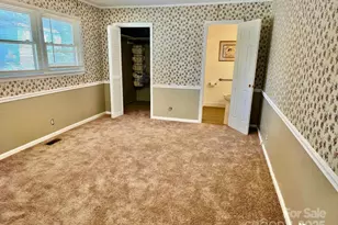 415 E Poplar St, Stanley, NC 28164 - Photo 2