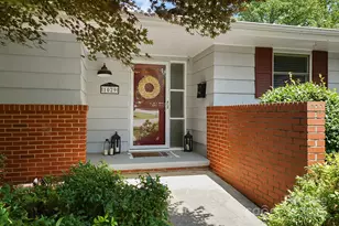 1029 Sewickley Dr, Charlotte, NC 28209 - Photo 2