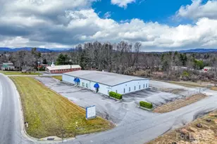 913 Upward Rd, Flat Rock, NC 28731 - Photo 1