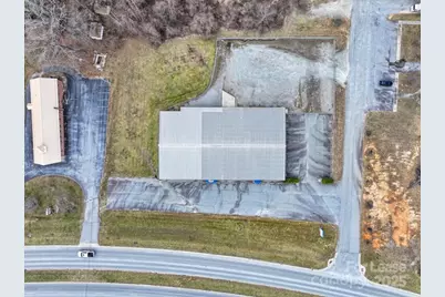 913 Upward Road, Flat Rock, NC 28731 - Photo 4