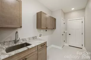 634 Hollybrook Dr, Flat Rock, NC 28731 - Photo 32