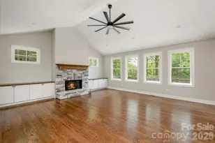 634 Hollybrook Dr, Flat Rock, NC 28731 - Photo 8