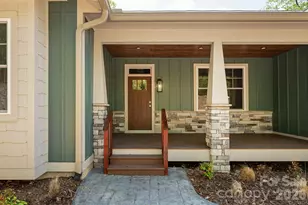 634 Hollybrook Dr, Flat Rock, NC 28731 - Photo 2