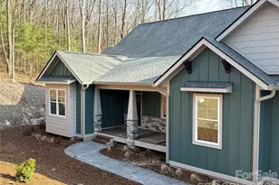 634 Hollybrook Dr, Flat Rock, NC 28731 - Photo 1