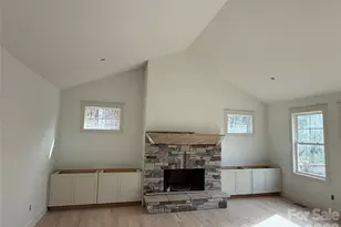 634 Hollybrook Dr, Flat Rock, NC 28731 - Photo 8