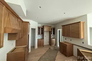 634 Hollybrook Dr, Flat Rock, NC 28731 - Photo 8