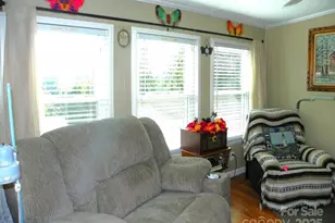 218 Cardinal Dr, New London, NC 28127 - Photo 10