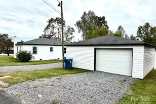 2775 Snipes St, Morganton, NC 28655 - Photo 8