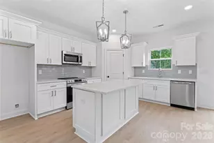 209 Henderson Cir, Harrisburg, NC 28075 - Photo 4