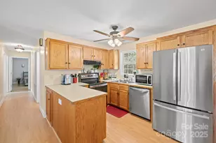 5476 Chestnut Dr, Hickory, NC 28602 - Photo 14